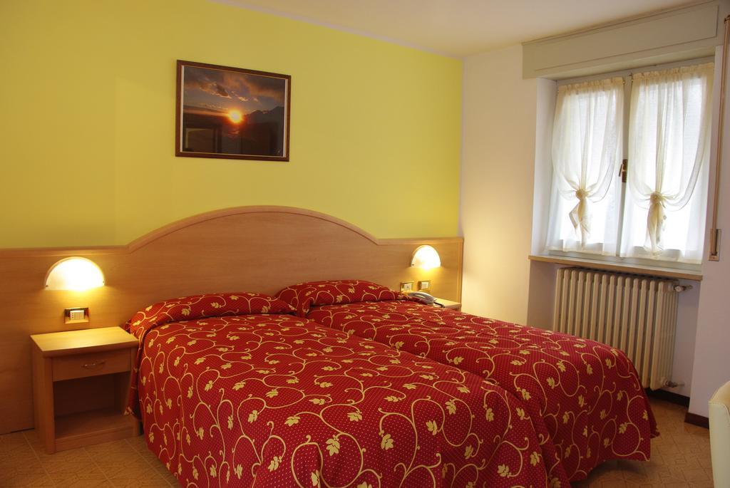 Hotel Residence Panoramica Brenzone sul Garda Rum bild